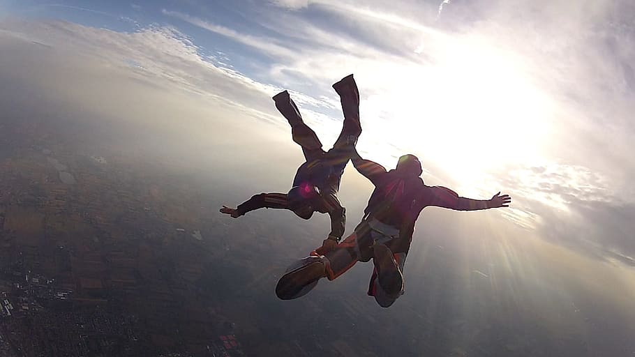 two person sky diving during daytime, skydive, skydiving, parachute HD wallpaper