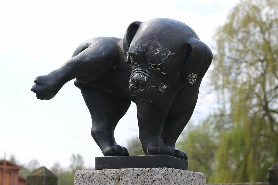 dog, pee, sculpture, pug, animals, representation, art and craft HD wallpaper