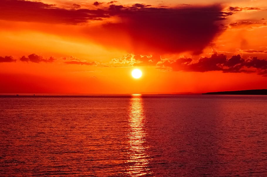 reflection of sun on body of water, sunset, sea, sky, clouds HD wallpaper