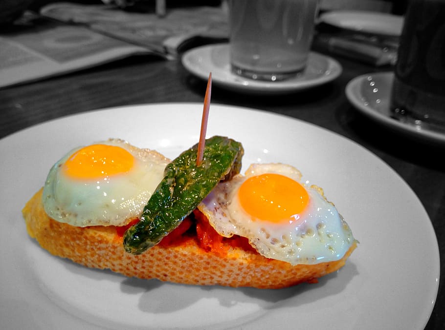 breakfast, food, eggs, fried, plate, table, eating, breakfast table HD wallpaper