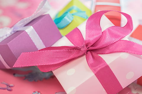 pink and purple Christmas presents, gift, made, package, loop HD wallpaper