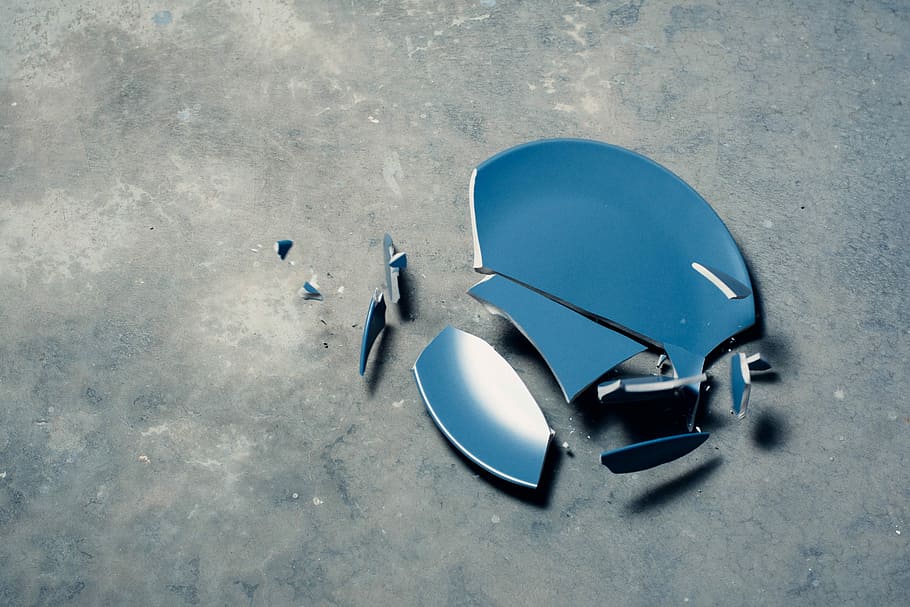 broken blue ceramic plate, broken blue plate, smashed, floor HD wallpaper