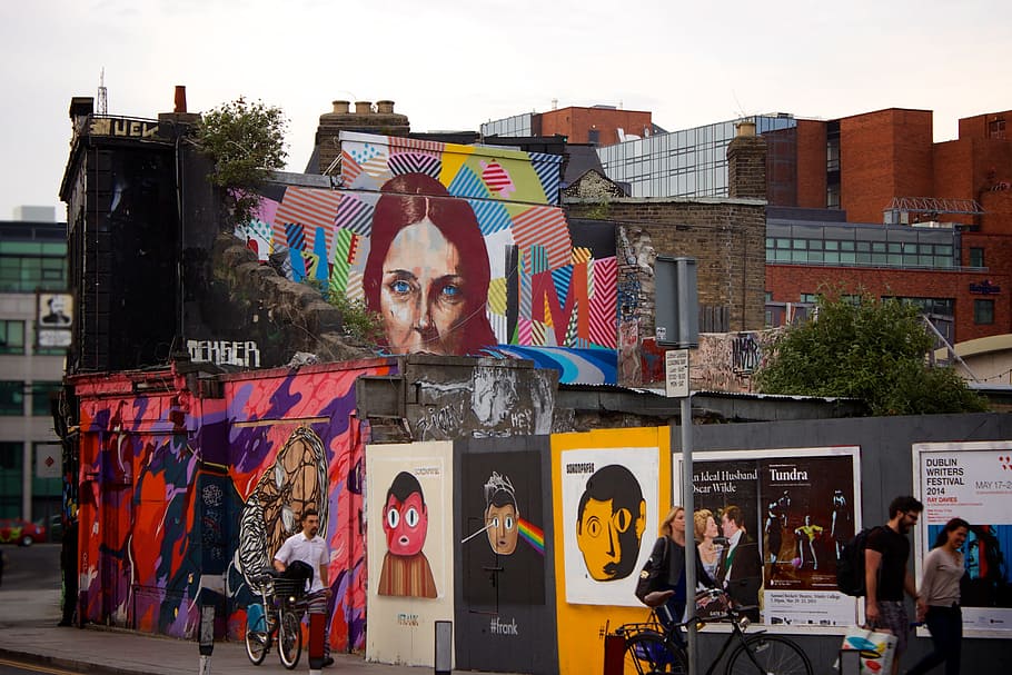 group of people walking on sidewalk near graffiti, wall, urban, HD wallpaper