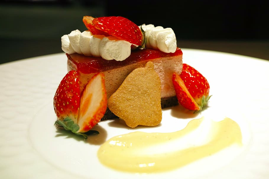 dessert, cake, suites, strawberry, christmas, food, fruit, gourmet HD wallpaper