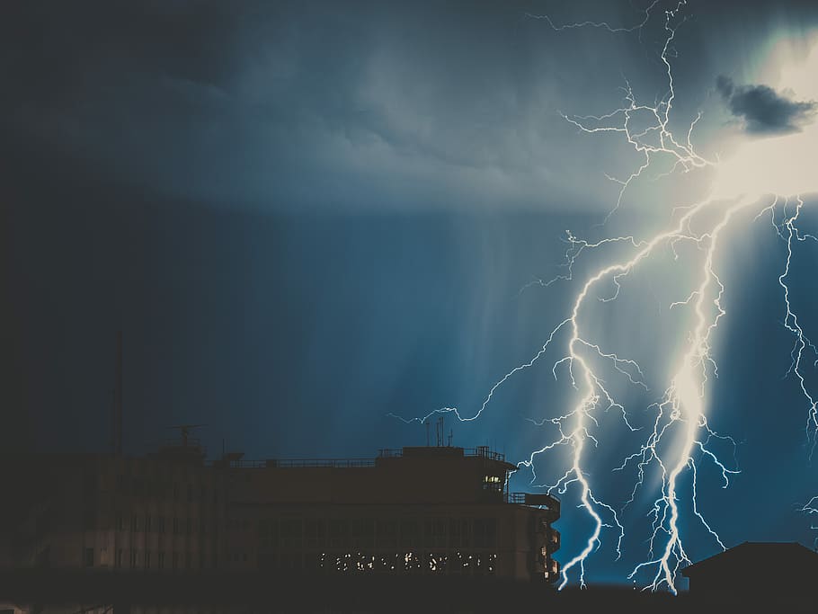 silhouette photo of thunder during nighttime, lightning strikes on concrete building HD wallpaper