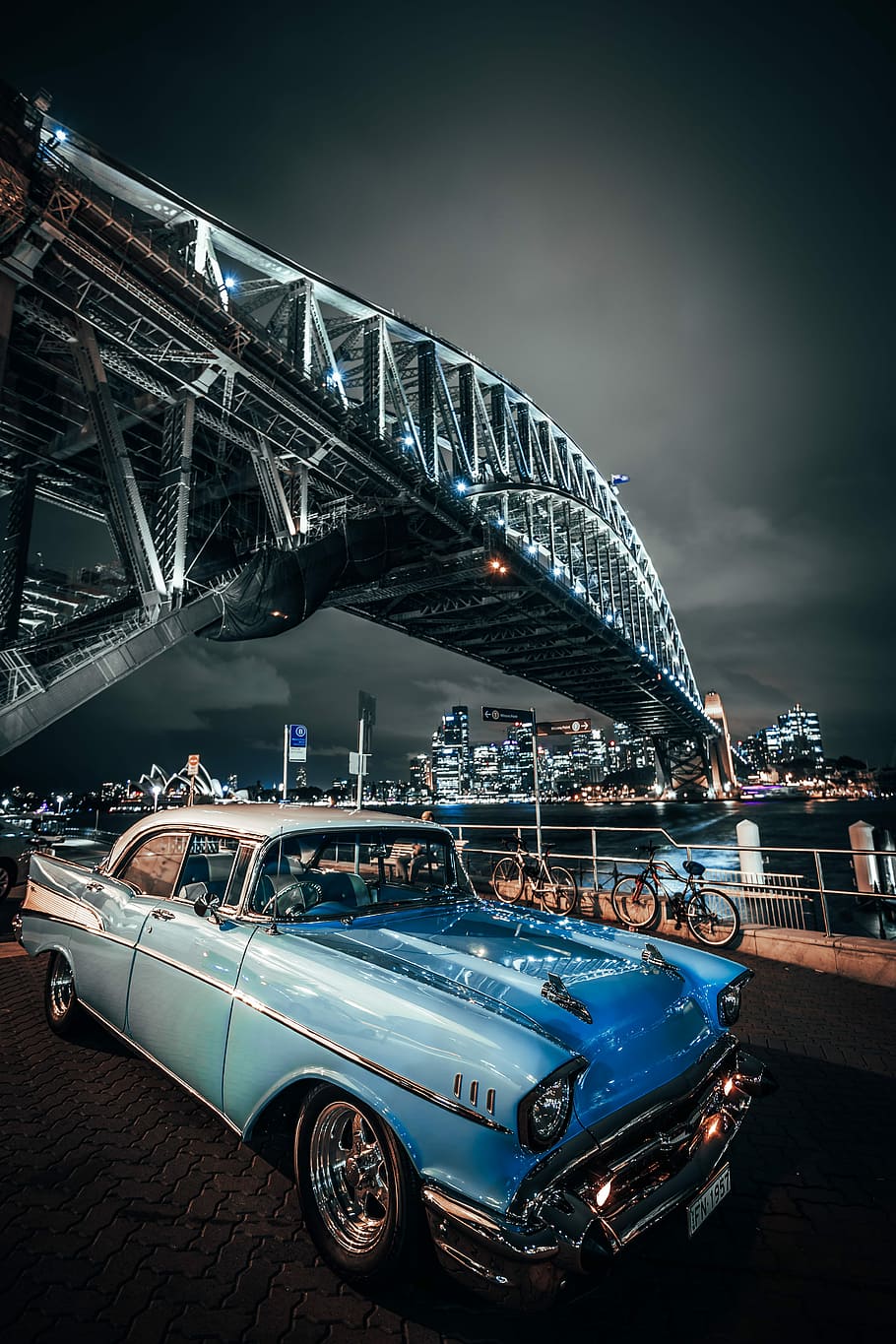 1970, blue and white car under the bridge during nighttime, structure HD wallpaper