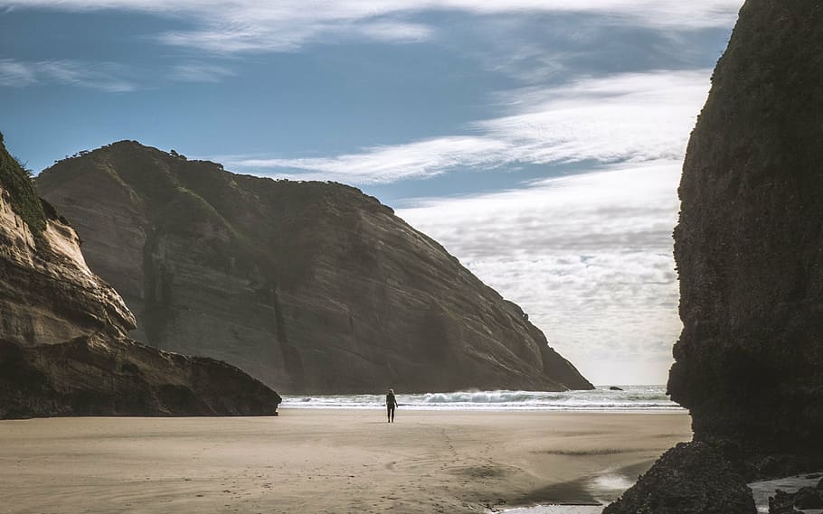 person standing on sea shore during daytime, ocean, water, waves HD wallpaper