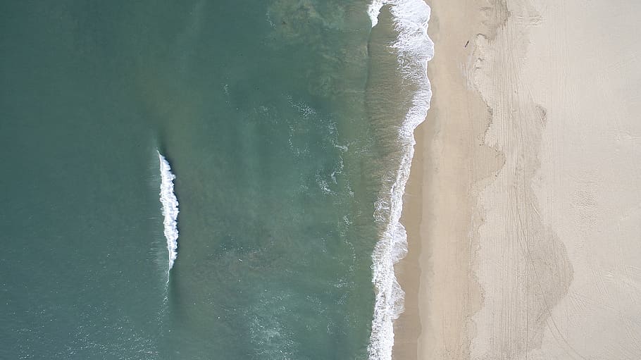 Ocean aerial, aerial photography of ocean water and beach sand HD wallpaper