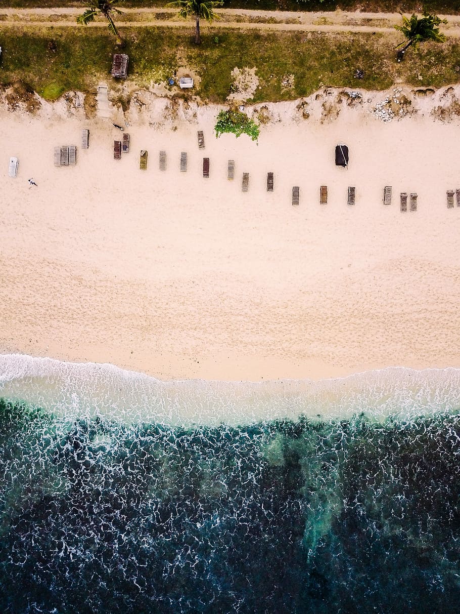aerial view photography of seashore, top view of seashore during daytime HD wallpaper