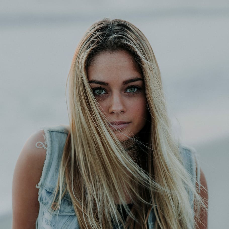 woman in gray sleeveless top, women, blond Hair, caucasian Ethnicity HD wallpaper