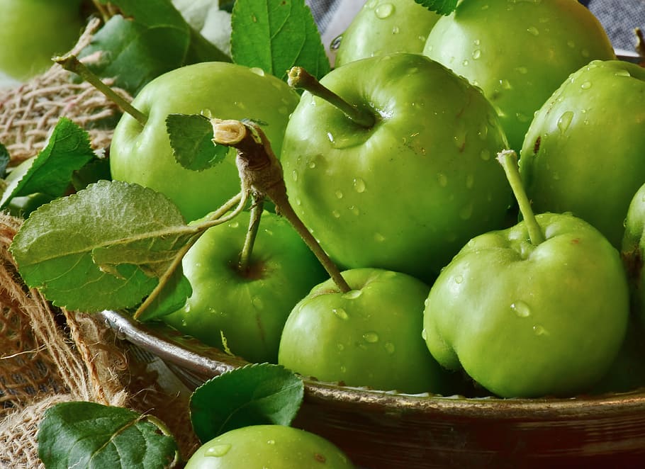 ripe Granny smith, apple, green, fruit, healthy, food, vitamins HD wallpaper