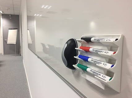 black, red, blue, and green markers, Whiteboard, Eraser, Pen HD wallpaper