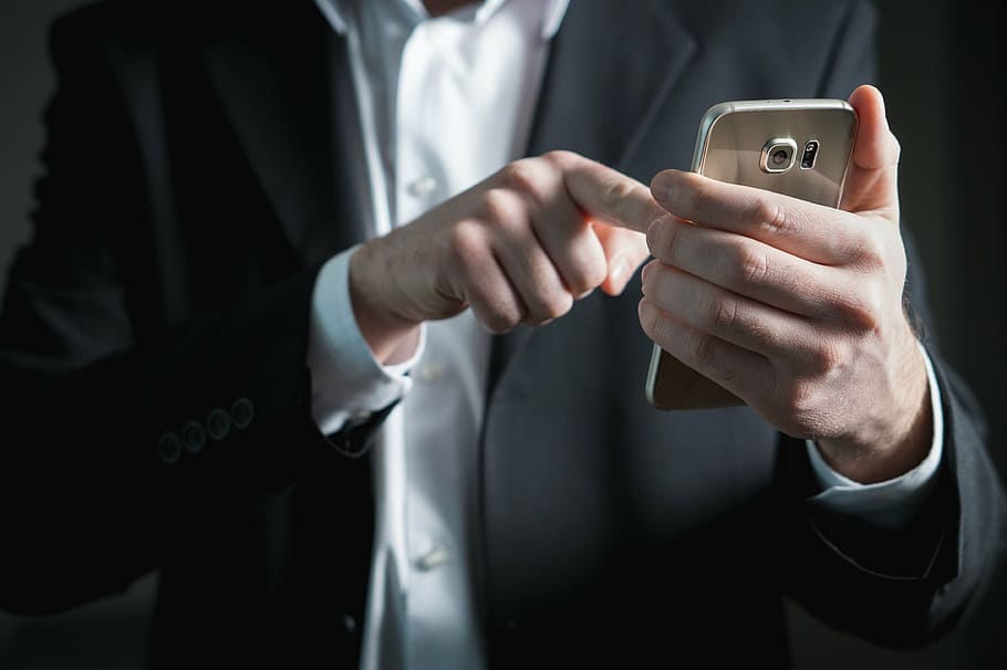 man holding gold platinum Samsung Galaxy S6, finger, smartphone HD wallpaper