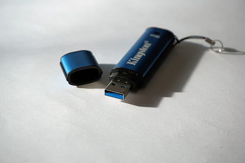 blue Kingston datatraveler on white surface, usb stick, storage medium HD wallpaper