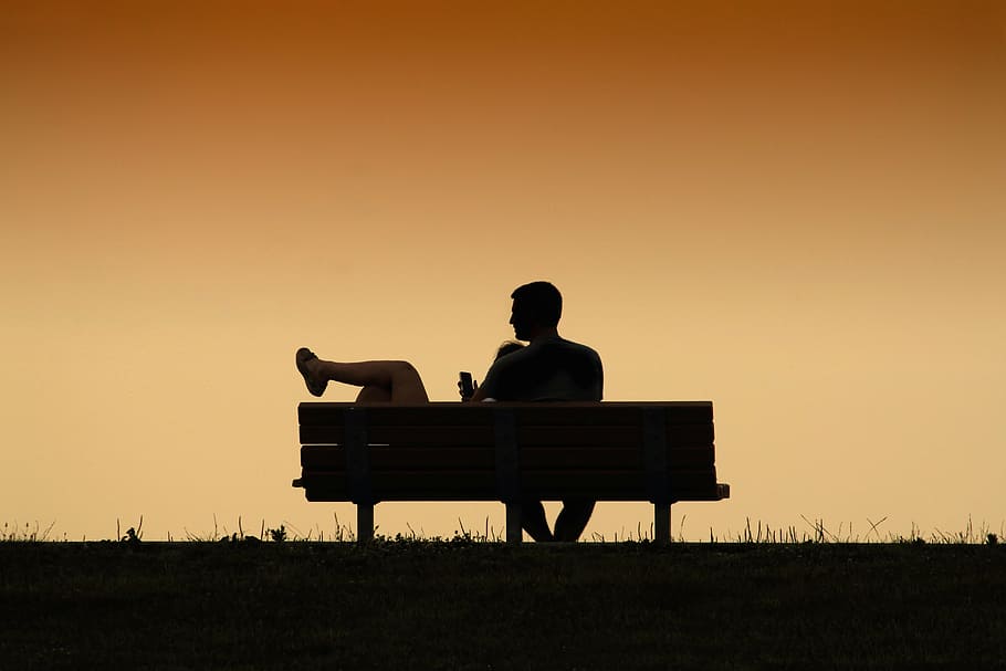 man sitting on bench, couple, sunset, grass, park, people, woman, HD wallpaper