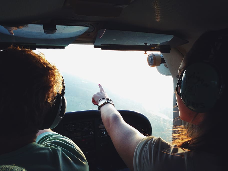 cockpit-flight-helicopter-people.jpg