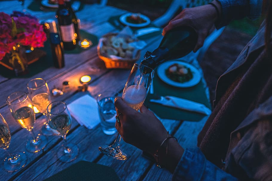 person holding bottle pouring on wine glass, blur, celebration HD wallpaper