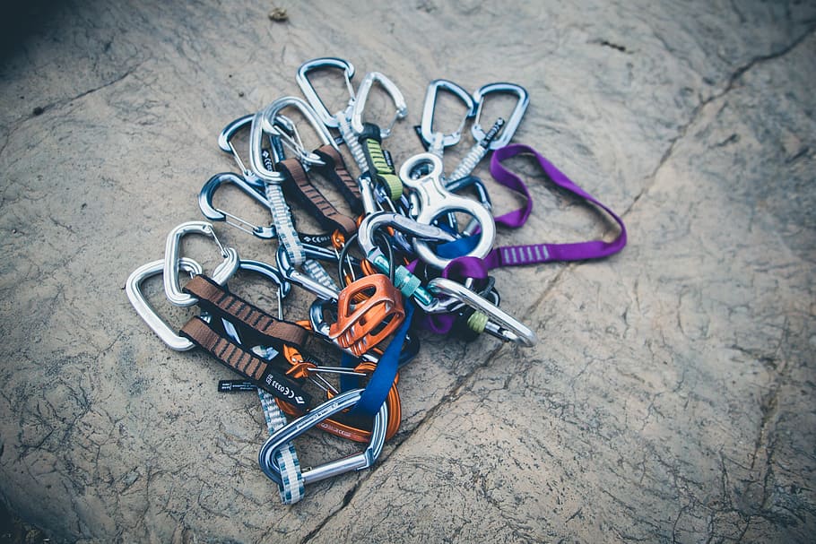 assorted carabiners, silver-colored carabiner lot, climbing, object HD wallpaper