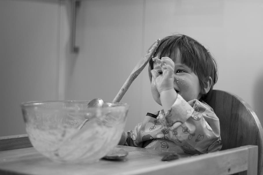 cake making, child, fun, young, baby, girl, cake mix, licking HD wallpaper