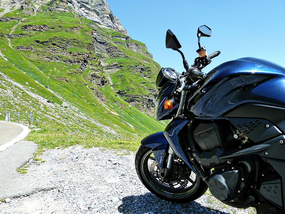 parked blue sports bike near grass, motorcycle, green, reflection HD wallpaper