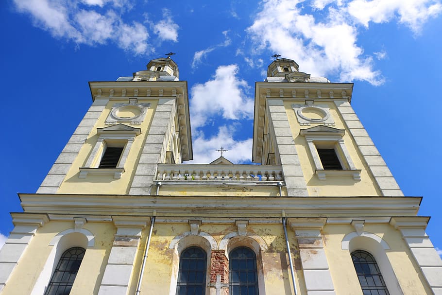church, low angle, blue sky, architecture, built structure HD wallpaper
