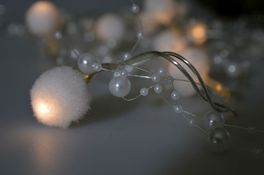 background image, light, balls, beads, chain, christmas, decoration HD wallpaper