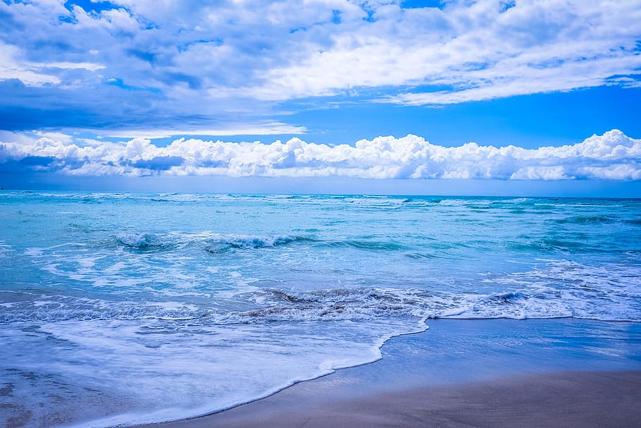 Body of Water Under Blue and White Skies, beach, blue sky, clouds HD wallpaper