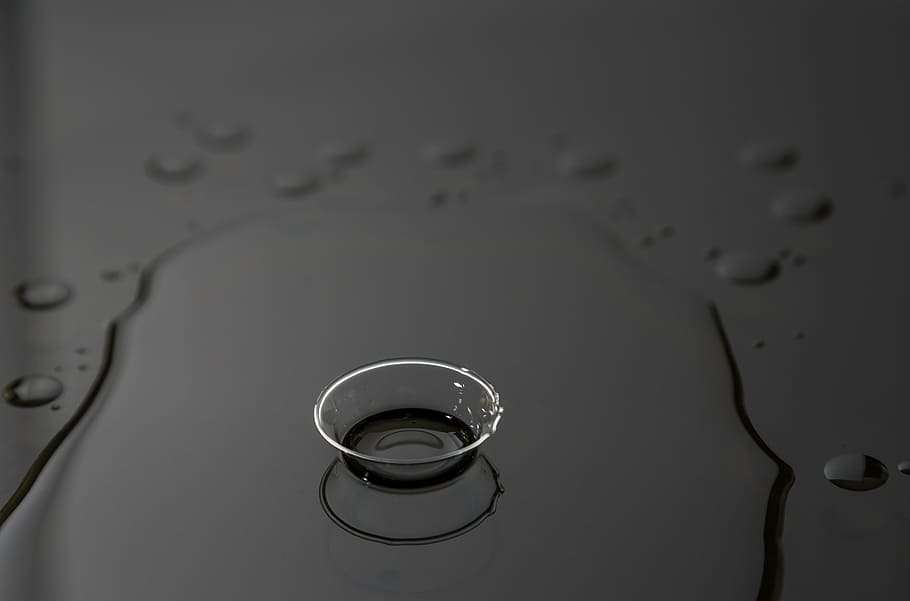 selective focus of water droplet, grey, plastic, bowl, spilled HD wallpaper