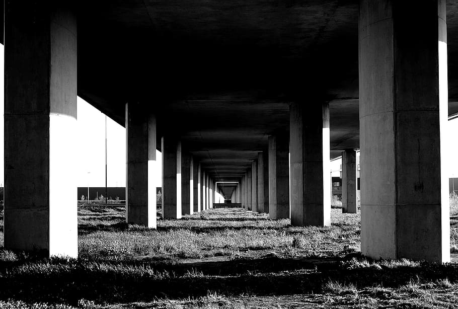 bridge, column, monochrome, architecture, architectural column HD wallpaper