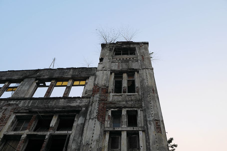 building, sky, architecture, blue, high, wall, old, damaged HD wallpaper