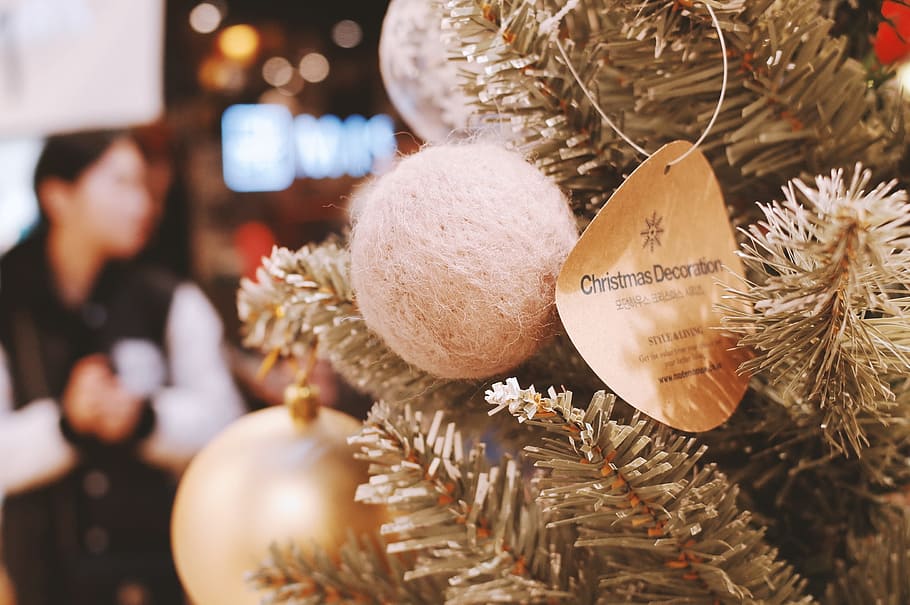 christmas, tree, ball, tag, ornament, decor, holiday, close-up HD wallpaper