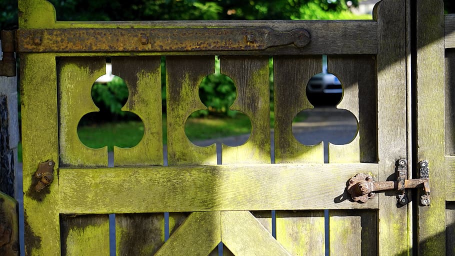 rusty, gate, old, closed, fence, entrance, latch, wooden, vintage HD wallpaper