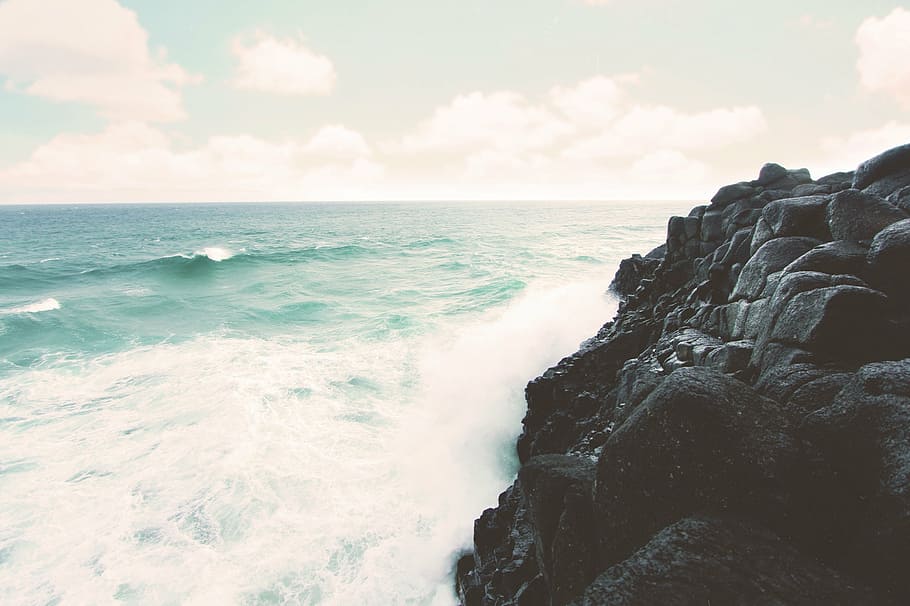 waves crashing on rock formation during daytime, coast, water HD wallpaper