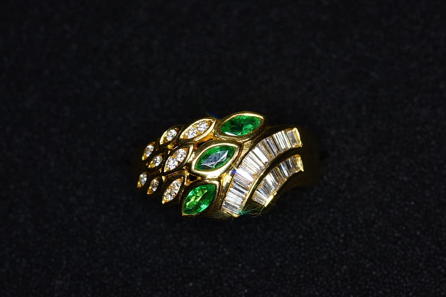 ring, emerald, diamonds, wealth, studio shot, black background HD wallpaper