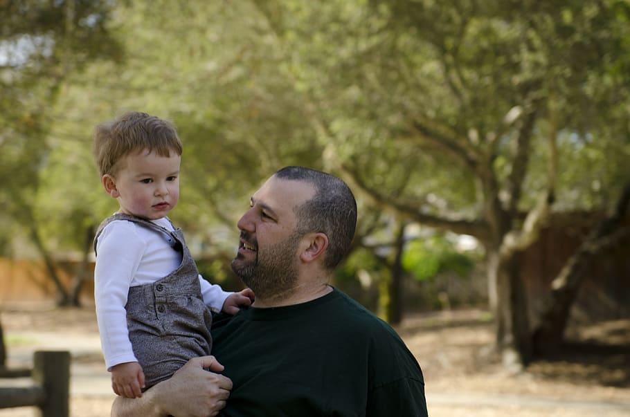 man carrying baby on shoulder, Father, Son, Boy, Dad, father and son HD wallpaper