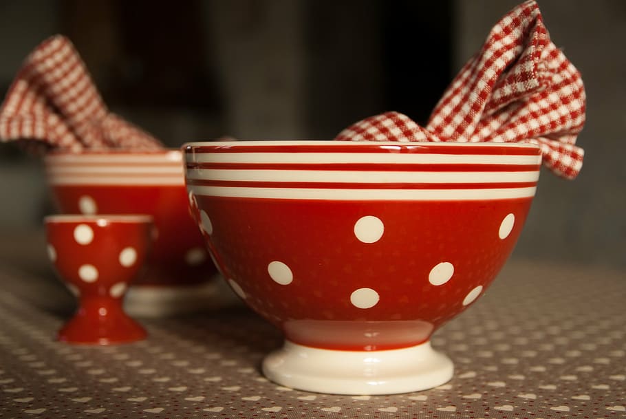 close-up photography of red-and-white polka-dot ceramic bowls HD wallpaper