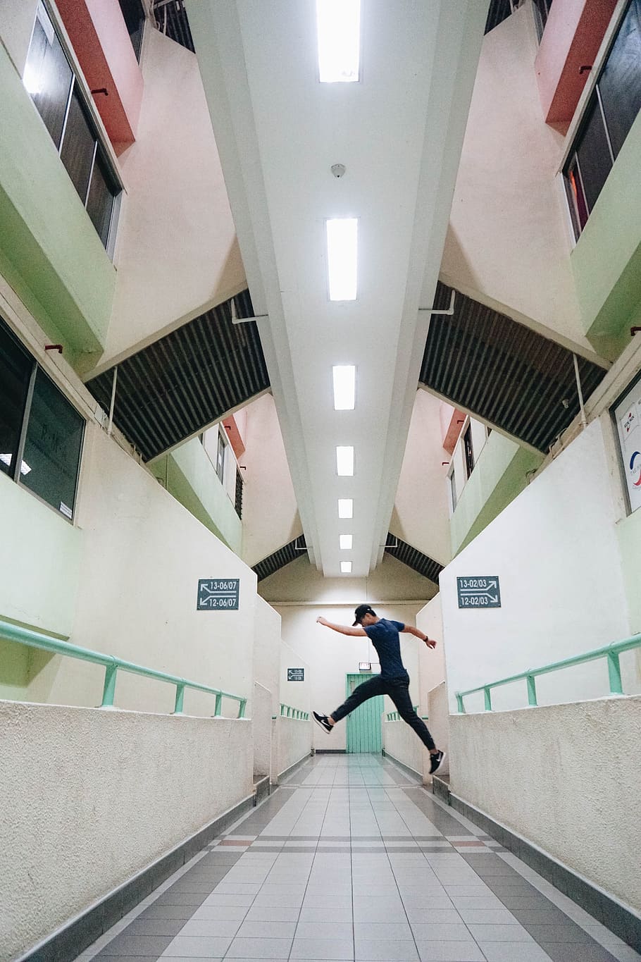 architecture, building, structure, people, guy, jumping, wall HD wallpaper