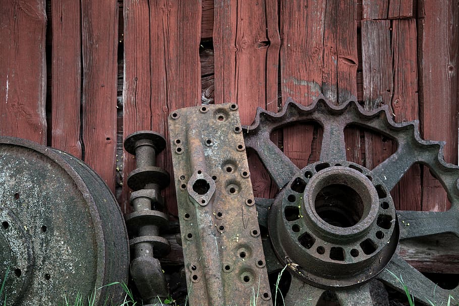 gray metal tool components on wooden surface, rusty wheel, retro HD wallpaper