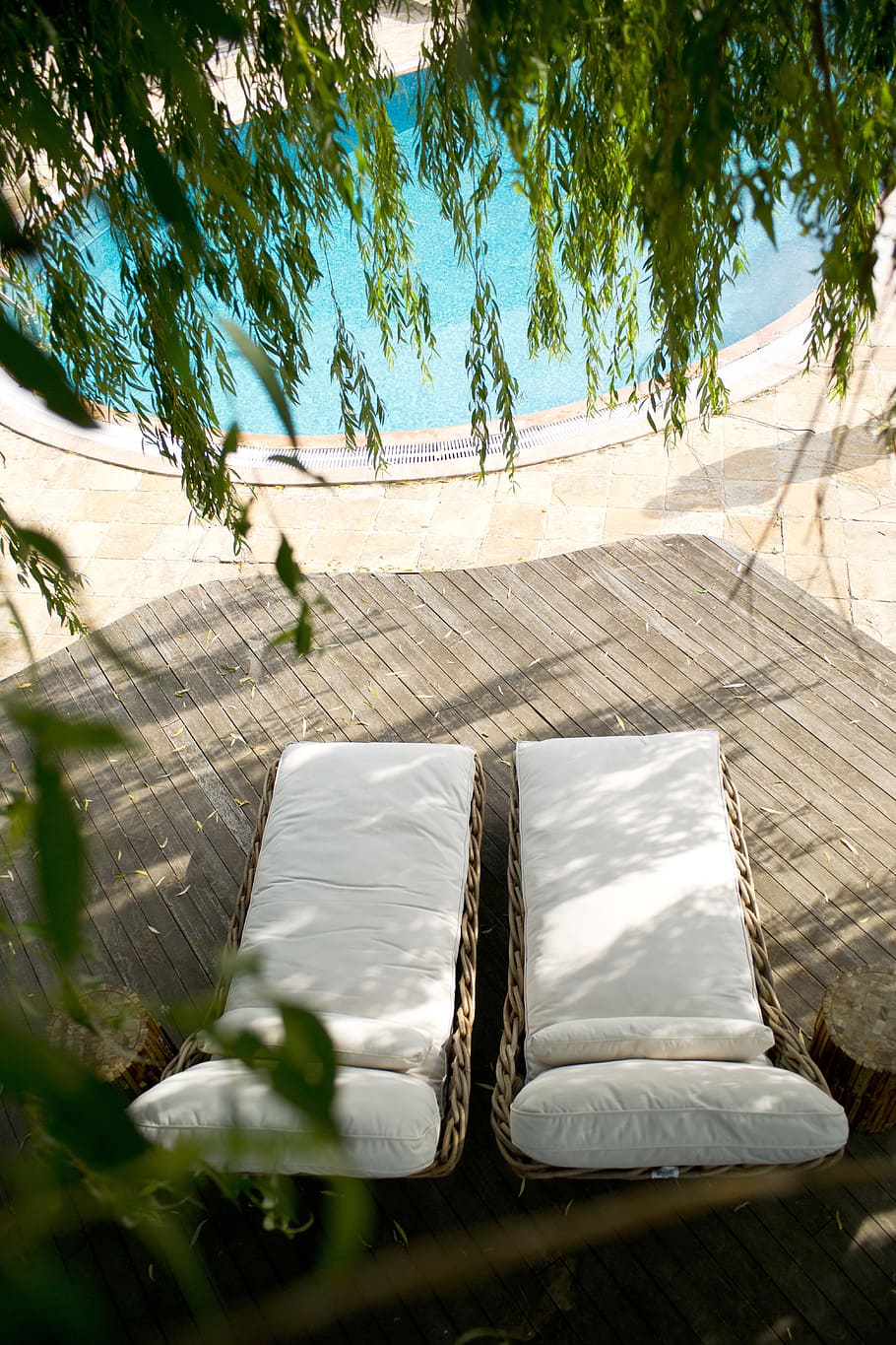 sunbeds, pool, home, holiday, relax, luxury, hotel, peace, sunbathing HD wallpaper