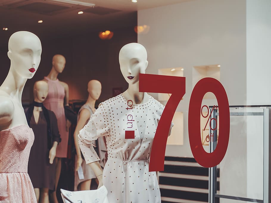 white and pink dressed manequin, mannequins in dress with 70-printed in clear glass wall HD wallpaper