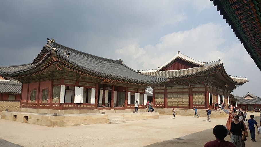 gyeongbokgung palace image, gyeongbokgung palace yard, gyeongbokgung palace in the background, HD wallpaper