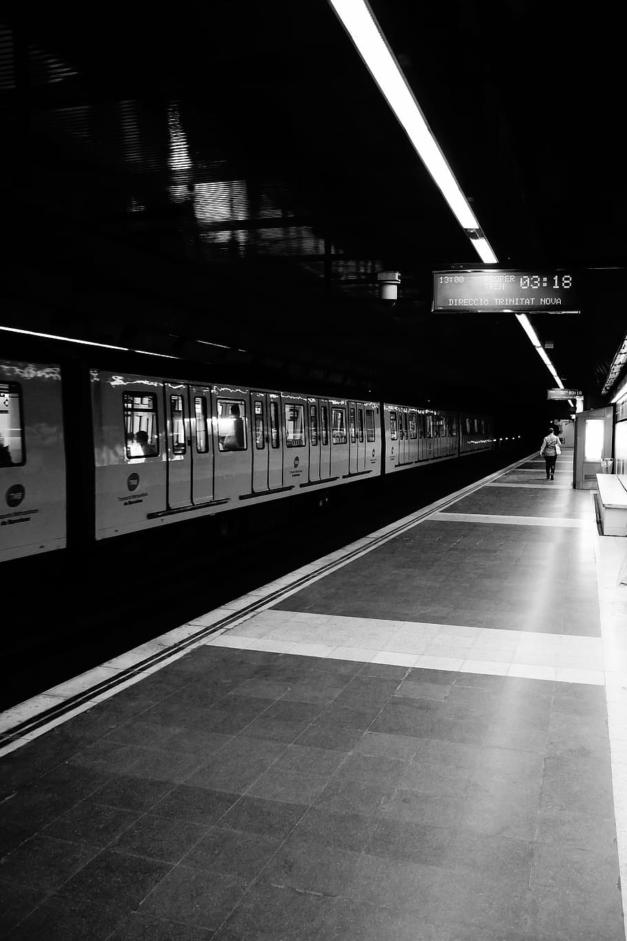 train, light, metro, traffic, gleise, underground, stop, station HD wallpaper