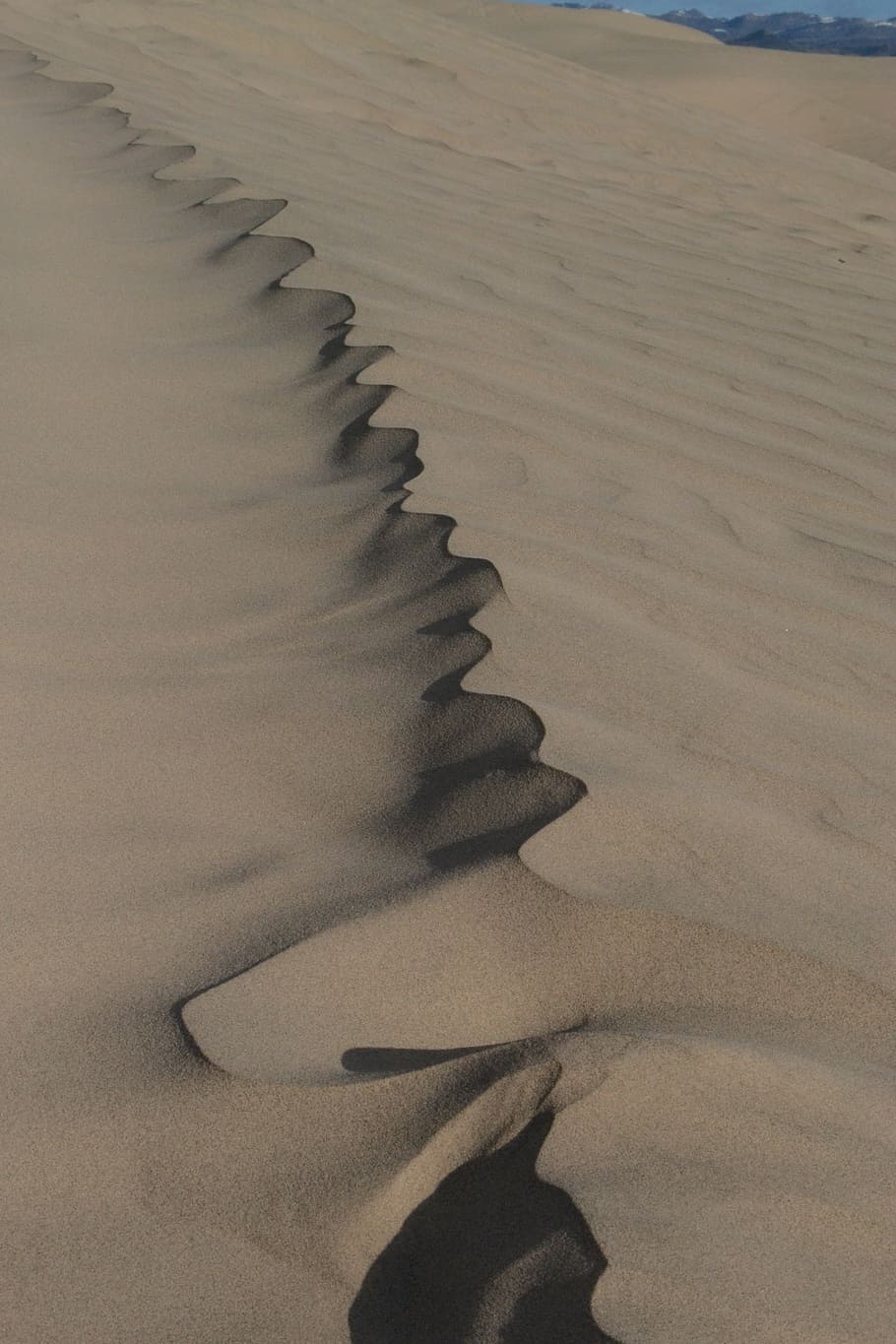 sand, shadow, sand dunes, beach, zig-zag, abstract, background HD wallpaper