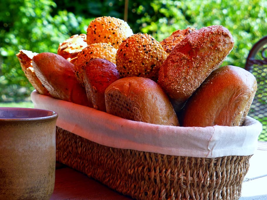 baked bread on oval wicker basket, roll, bakery, breakfast HD wallpaper