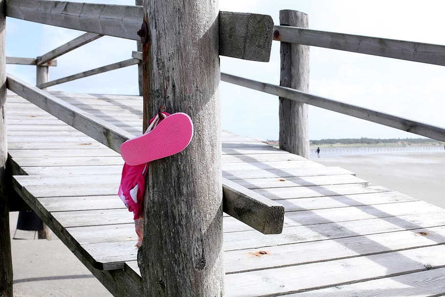 pink flip-flop hanging on dock, flip flops, beach, fun bathing HD wallpaper
