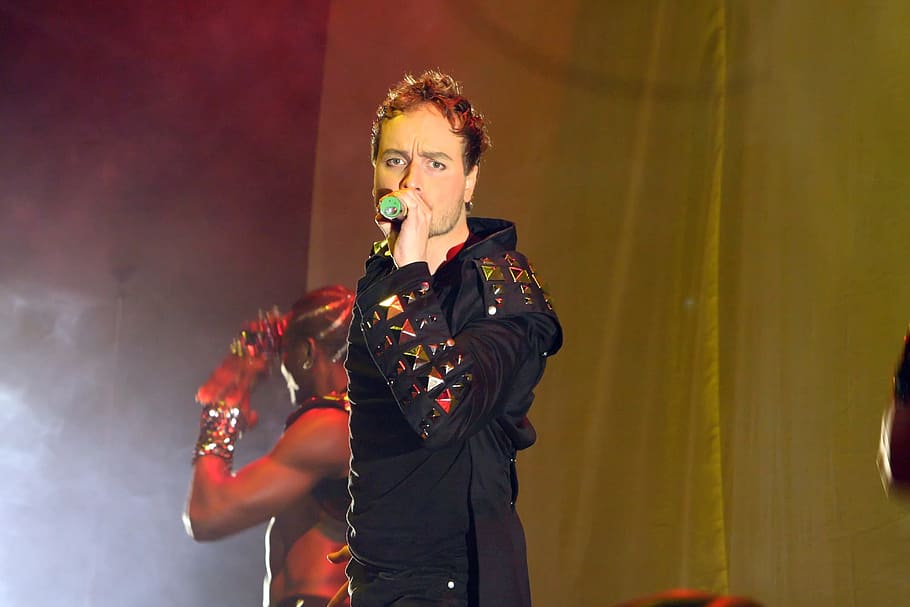 singer, man, show, stage, song, music, tommy fresh, tour, live HD wallpaper