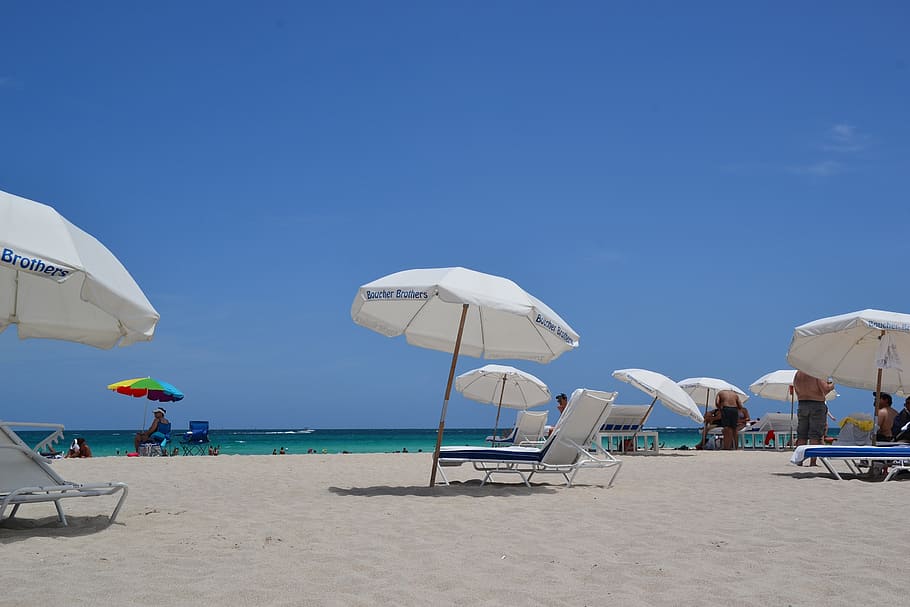 parasol, liège, beach, sand, deck chair, holiday, sea, summer HD wallpaper