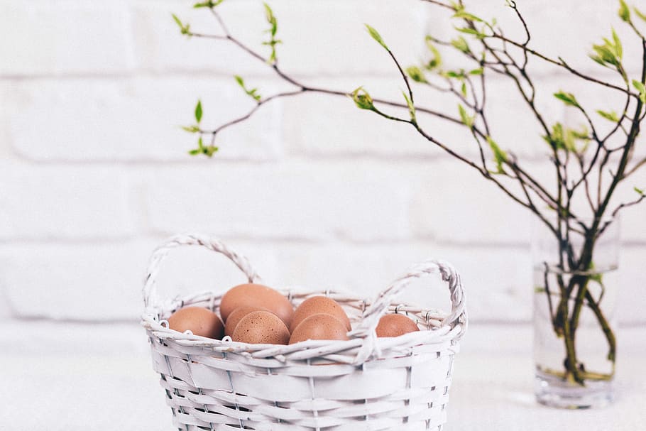 brown eggs on white basket, close-up photography of organic eggs inside white basket HD wallpaper