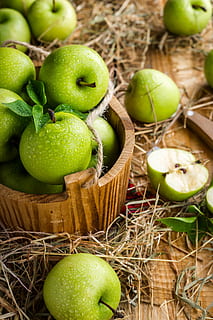 green apples in shallow focus lens, fruit, table, summer, harvest HD wallpaper