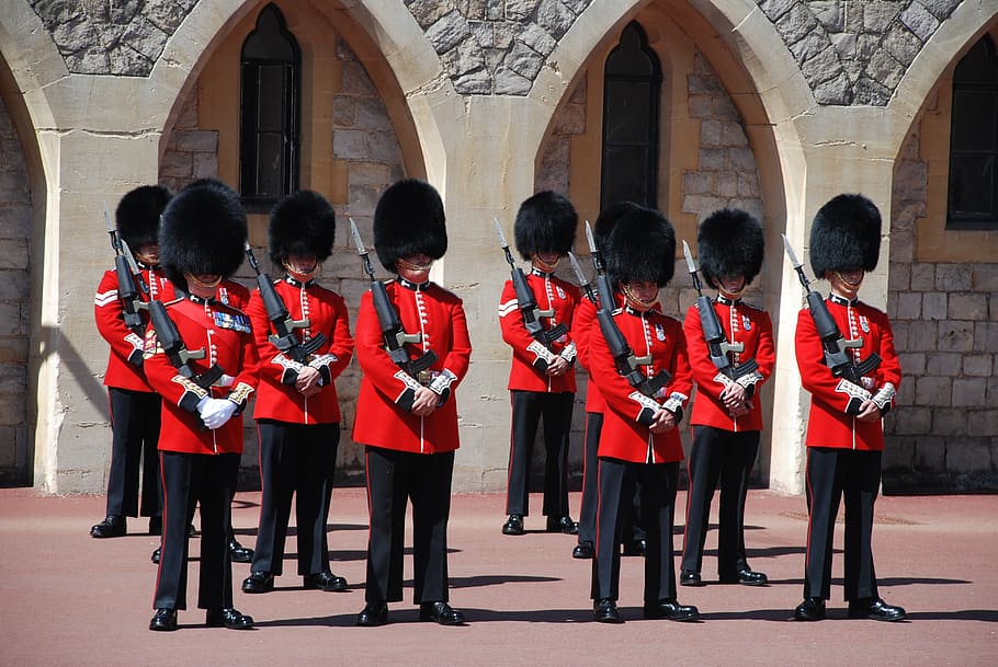 man holding rifle, changing of the guards, great britain, windsor castle, HD wallpaper